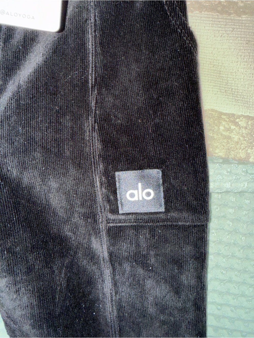Alo Yoga Micro Corduroy High-Waist Winter Break Flare Pant Black W51201R XS - Picture 5 of 6